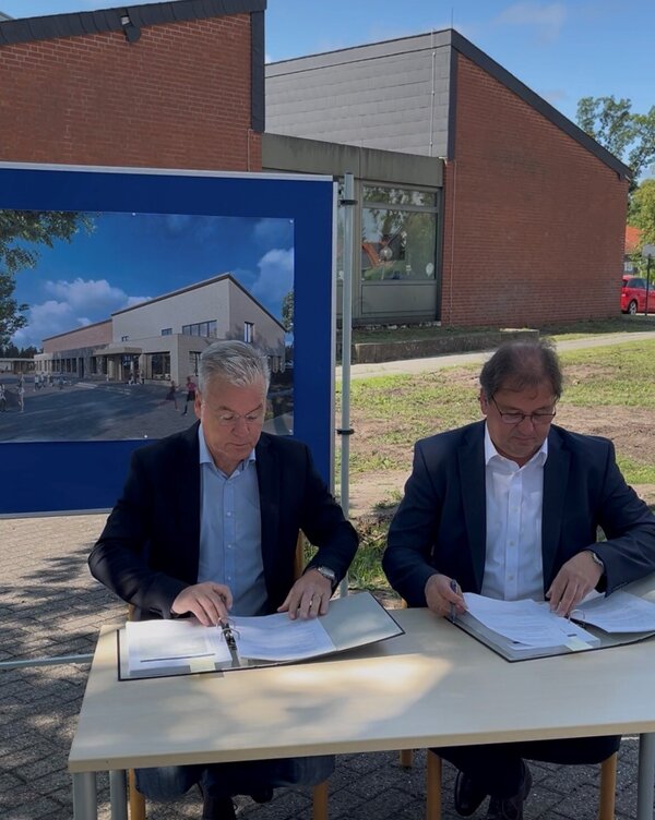 Bild vergr&ouml;&szlig;ern: Unterschrift OBS Lachendorf