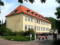 Ein Schulgebäude